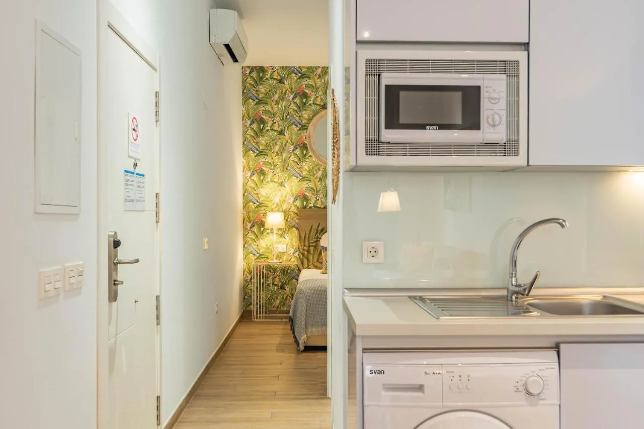 Feelathome Martires Apartments Малага