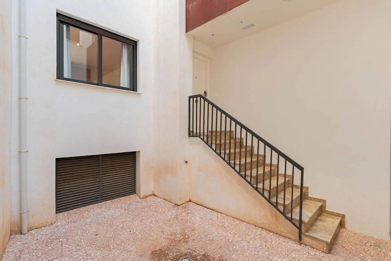 Feelathome Martires Apartments Малага