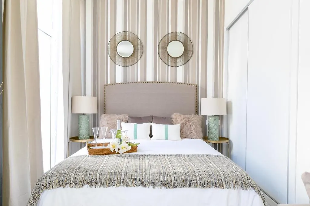 Feelathome Martires Apartments Малага 0*,