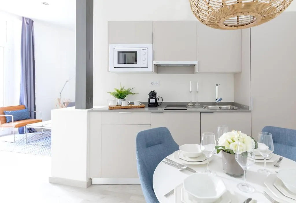 Feelathome Martires Apartments Малага