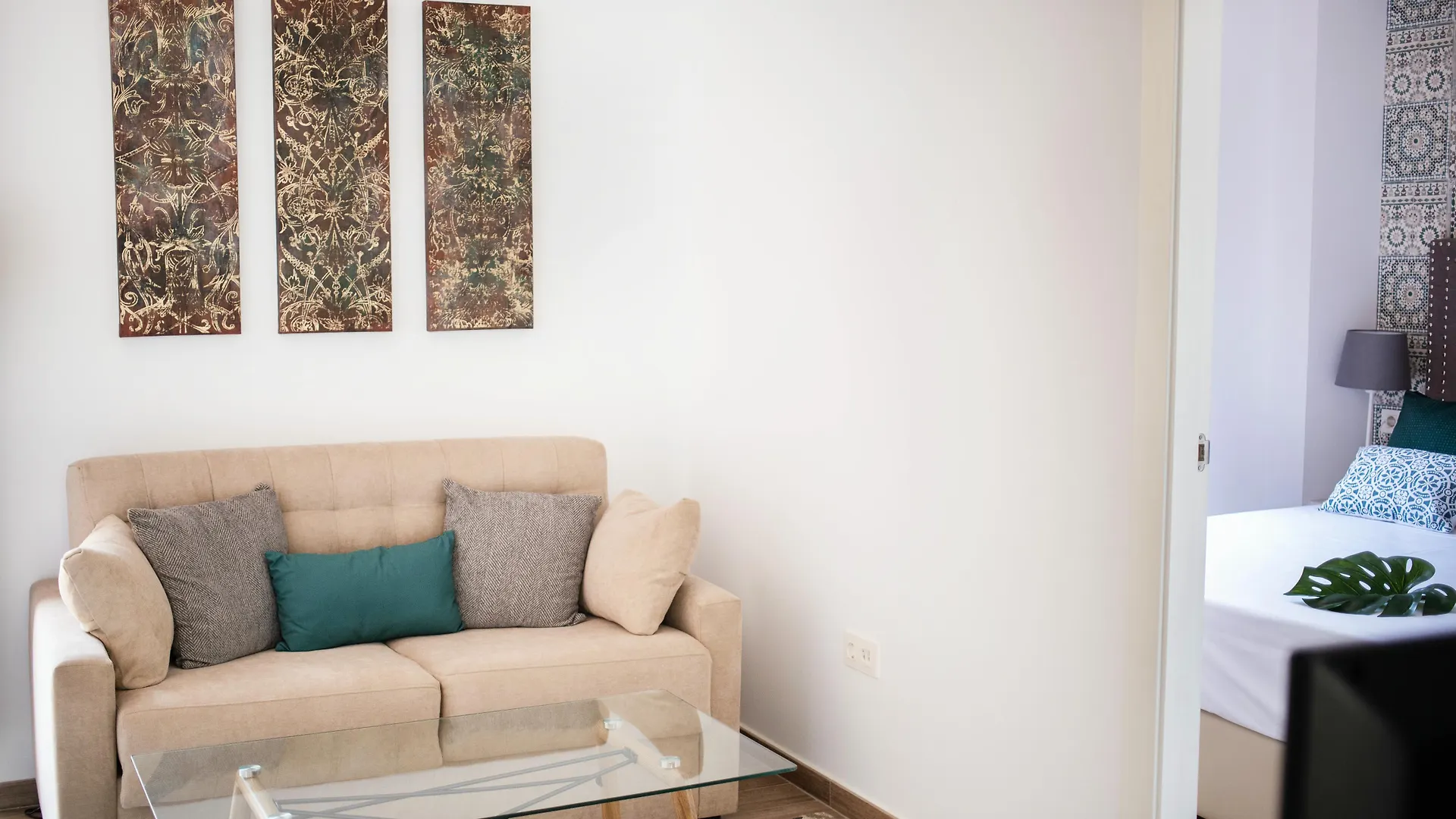 Feelathome Martires Apartments Malaga